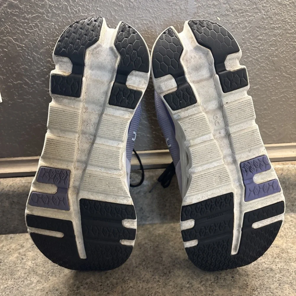 ON Cloudrunner 2 Nimbus Blue Women's Sz 8.5 Purple Very Good W/ Dirt Stains - Picture 10 of 12